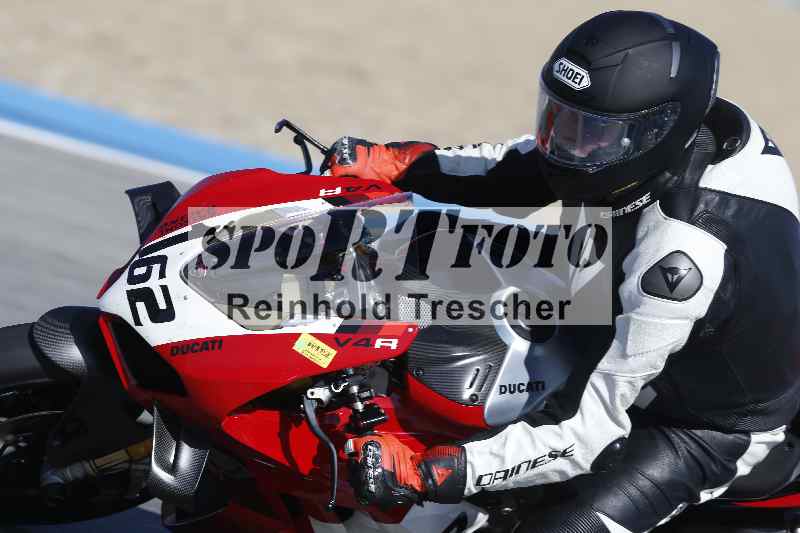 /Archiv-2024/02 29.01.-02.02.2024 Moto Center Thun Jerez/Gruppe gruen-green/162